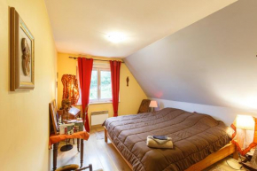 Chambre avec grand lit